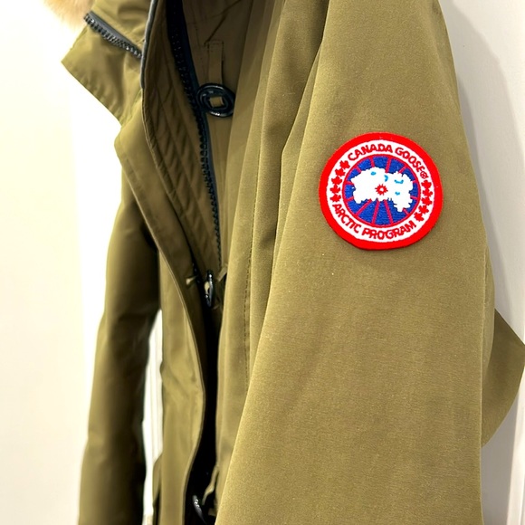 Canada Goose Logo Patch Hooded Parka Coat - Picture 3 of 4